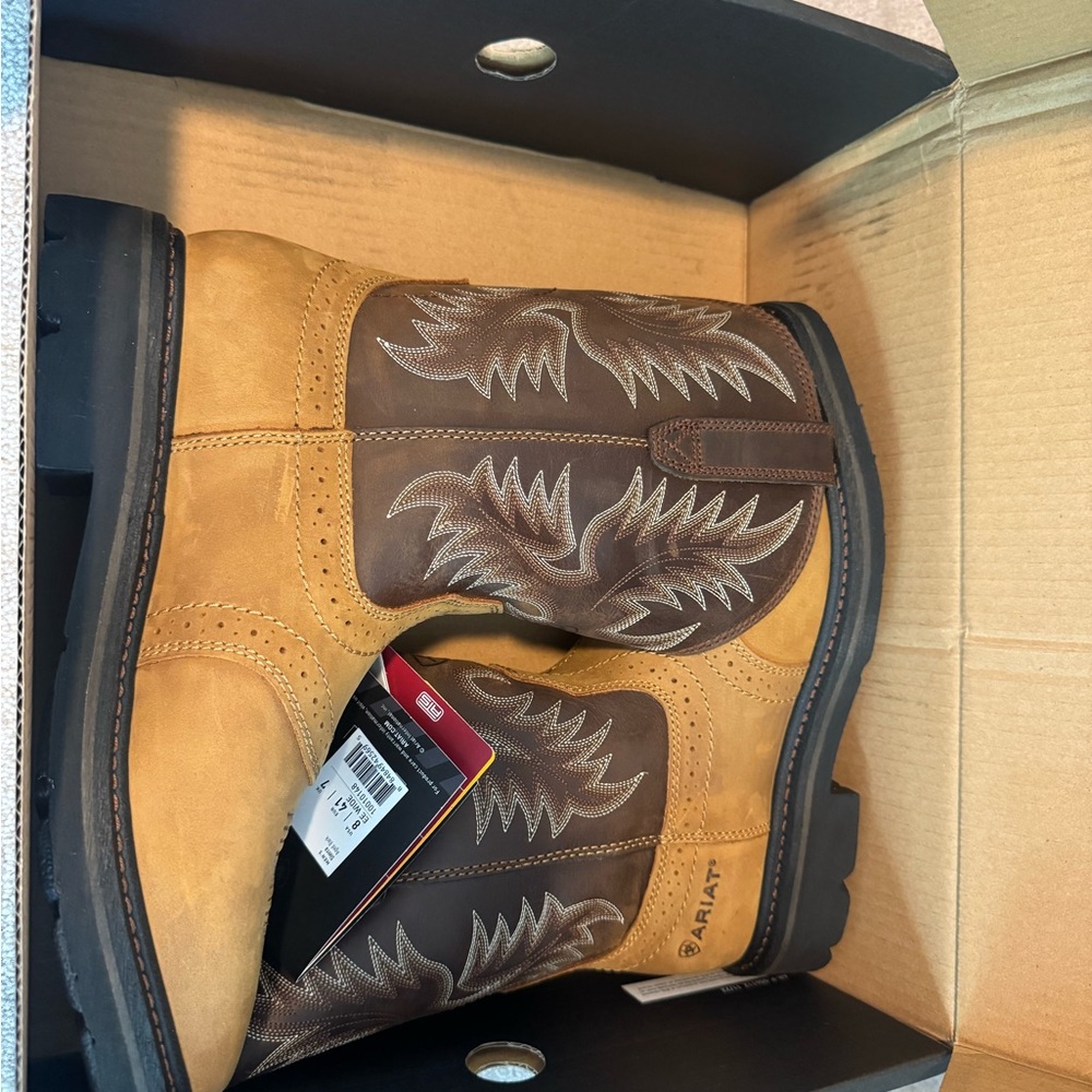 NEW in box Men’s Ariat boots. Never worn, missed return time frame paid $192.